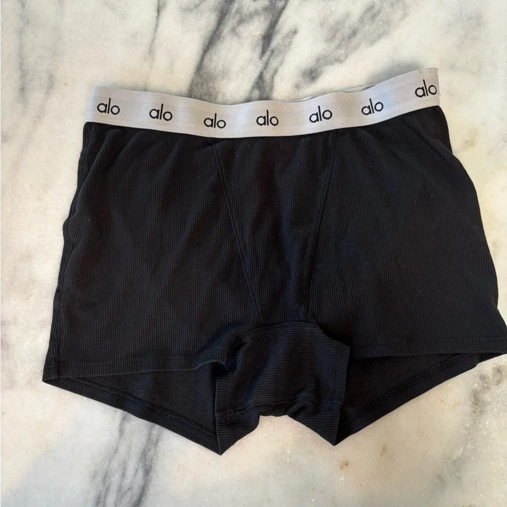 Alo Icon Ribbed Boy Short Sz M - Picture 5 of 7